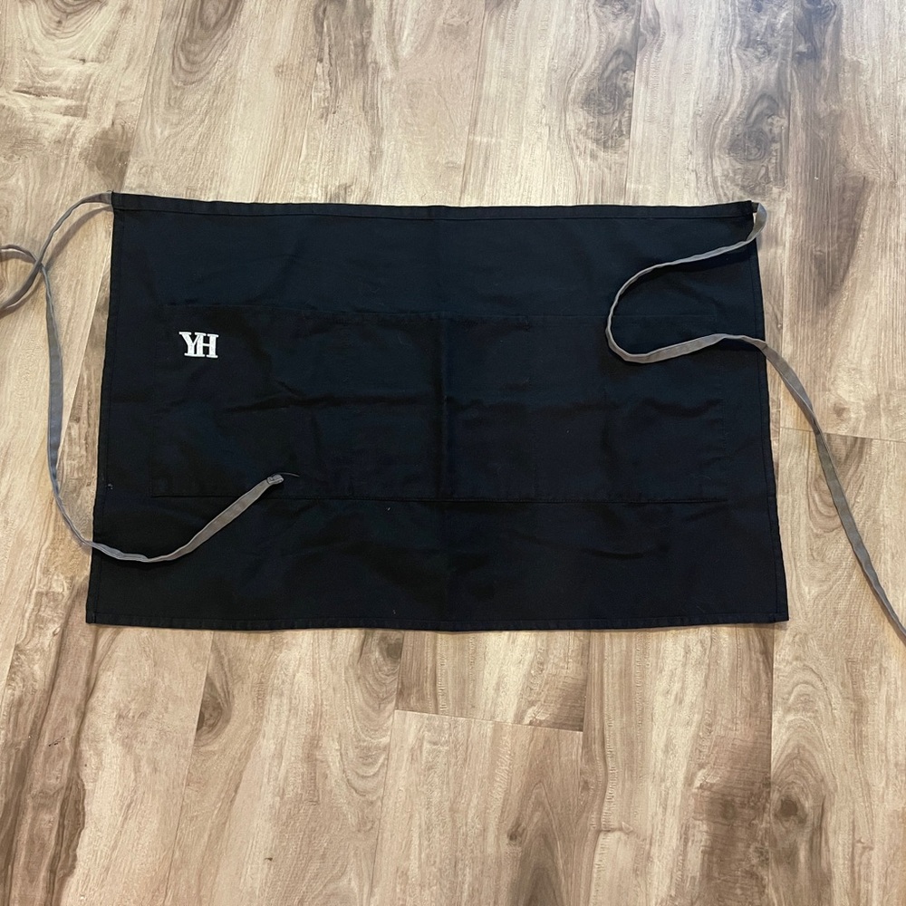 Yard House Server Waiter Bartender Black Apron with YH Logo